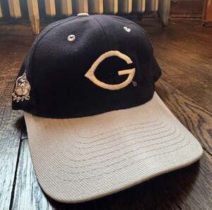 VINTAGE ‘90s Georgetown Hoyas Top of the World Fitted Black Hat Size 7 1/4